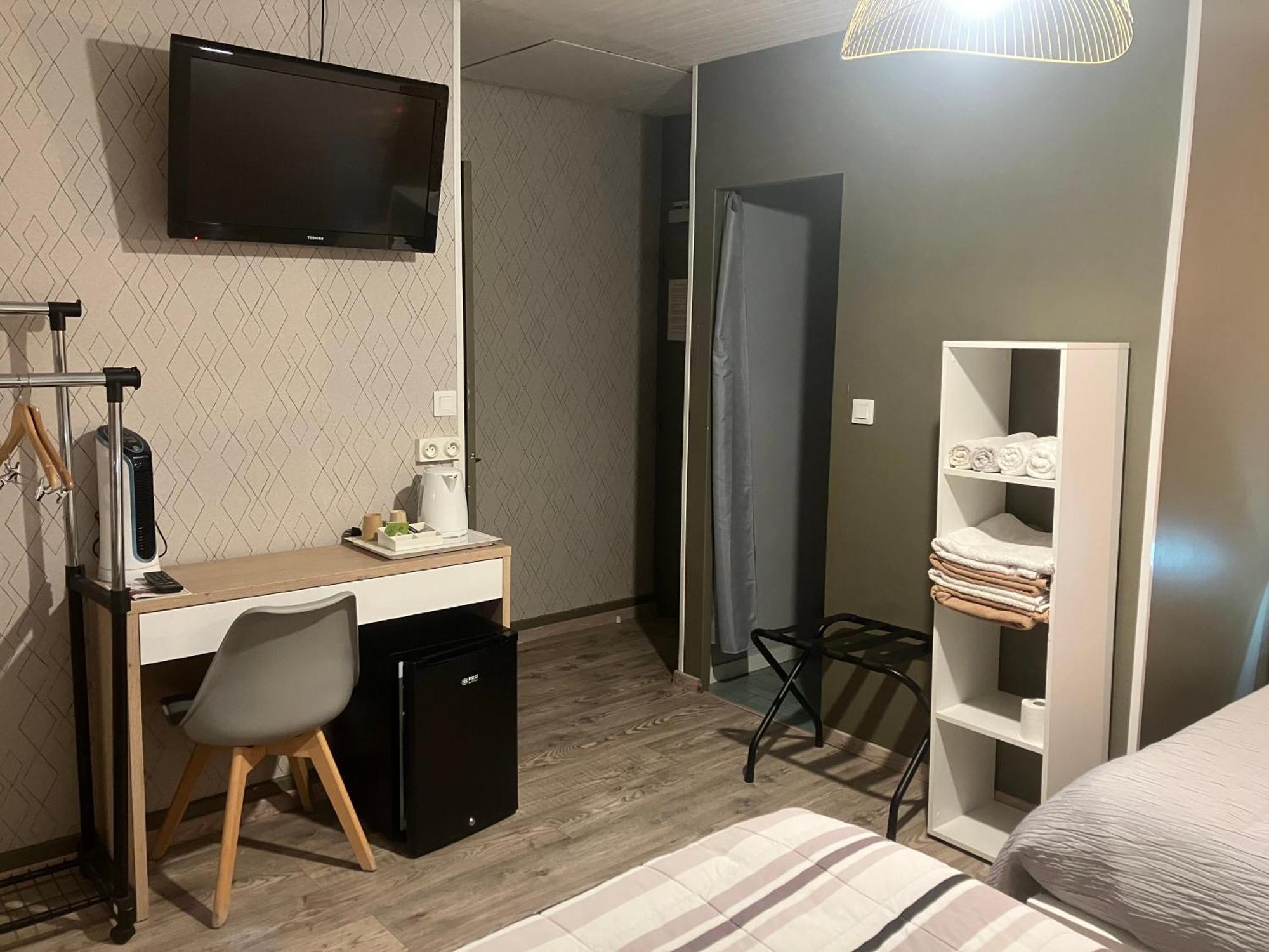 Fontaines  Hotel Du Nord Chambres Familiales מראה חיצוני תמונה