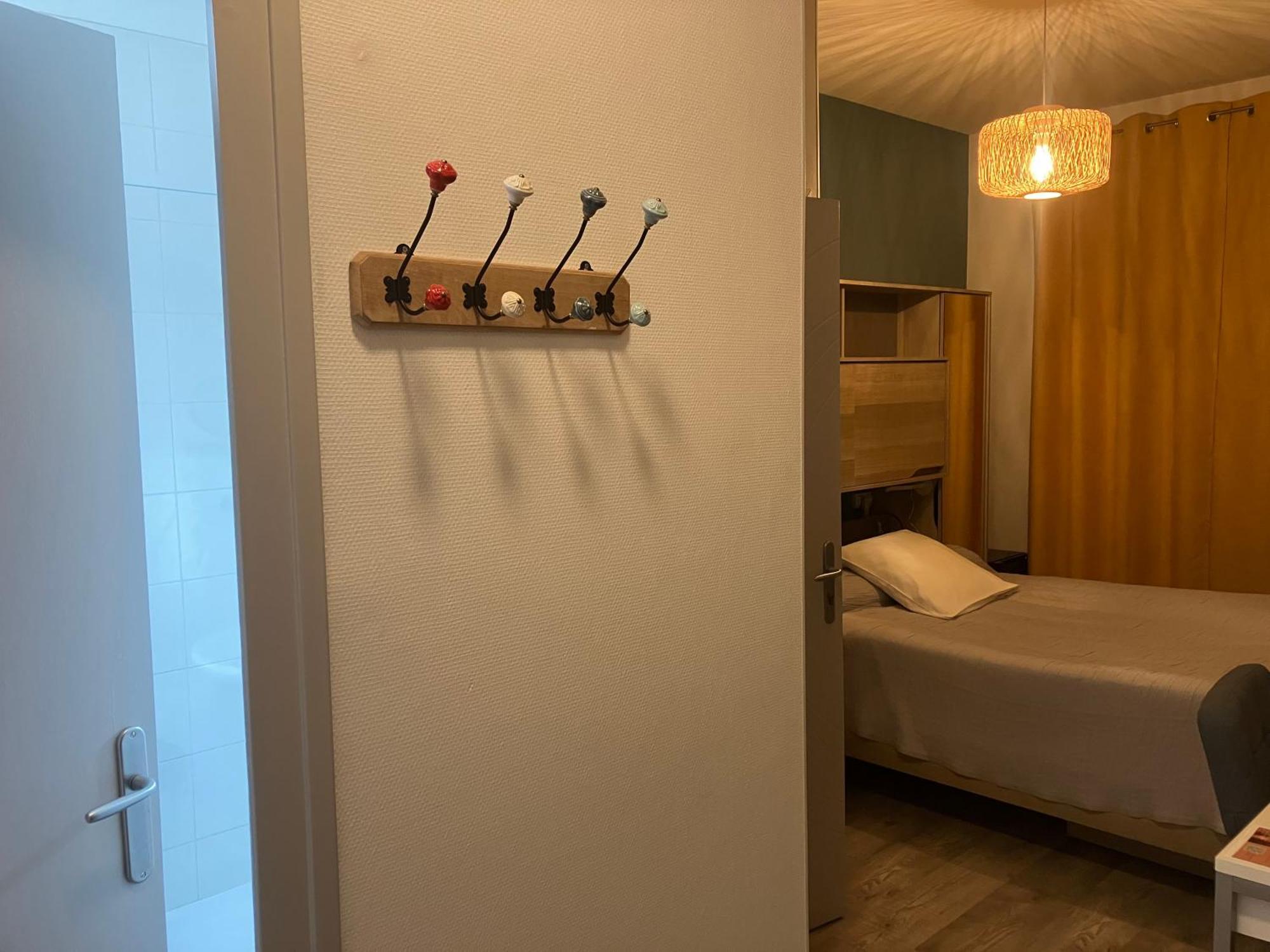 Fontaines  Hotel Du Nord Chambres Familiales מראה חיצוני תמונה