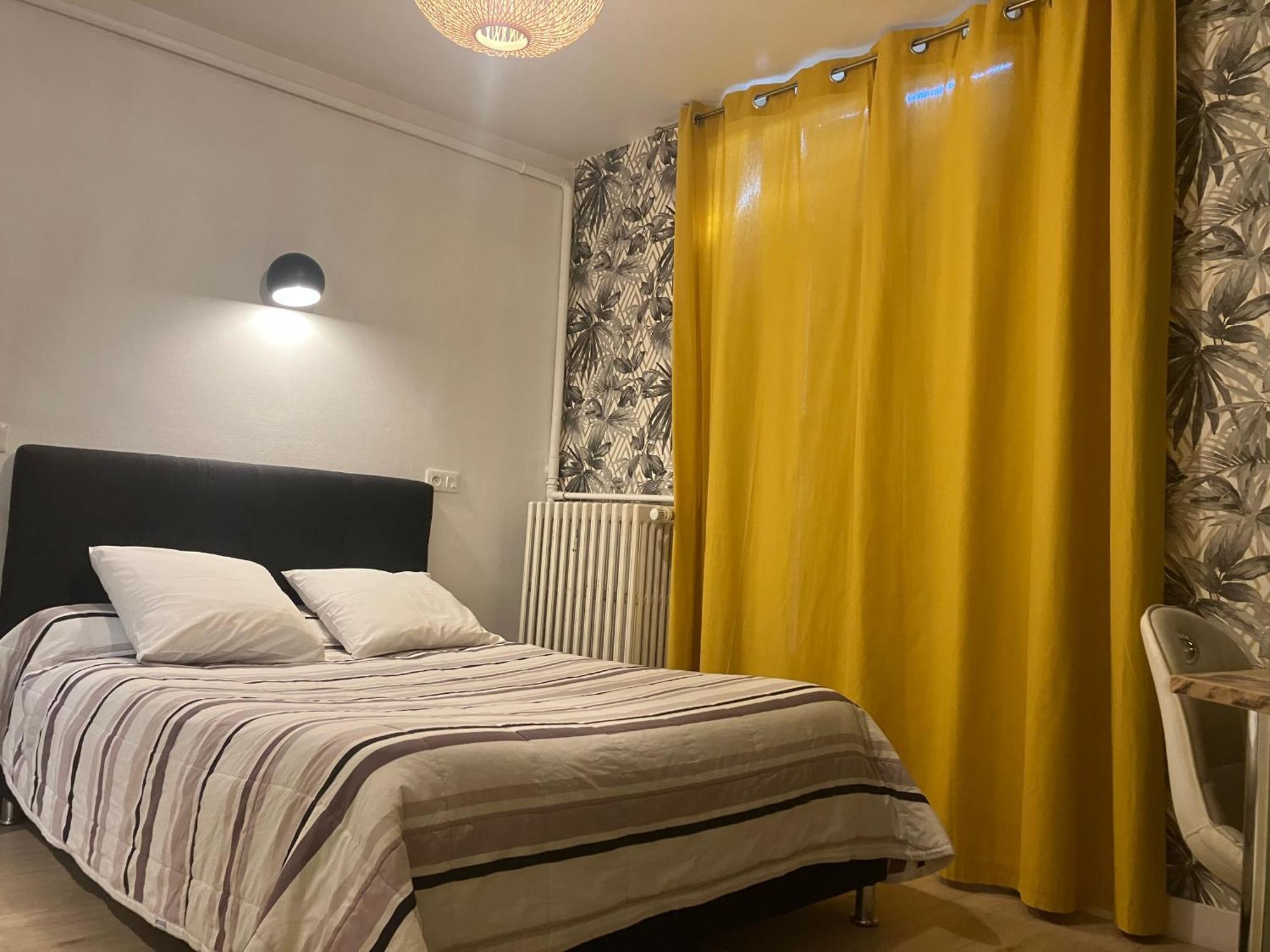 Fontaines  Hotel Du Nord Chambres Familiales מראה חיצוני תמונה