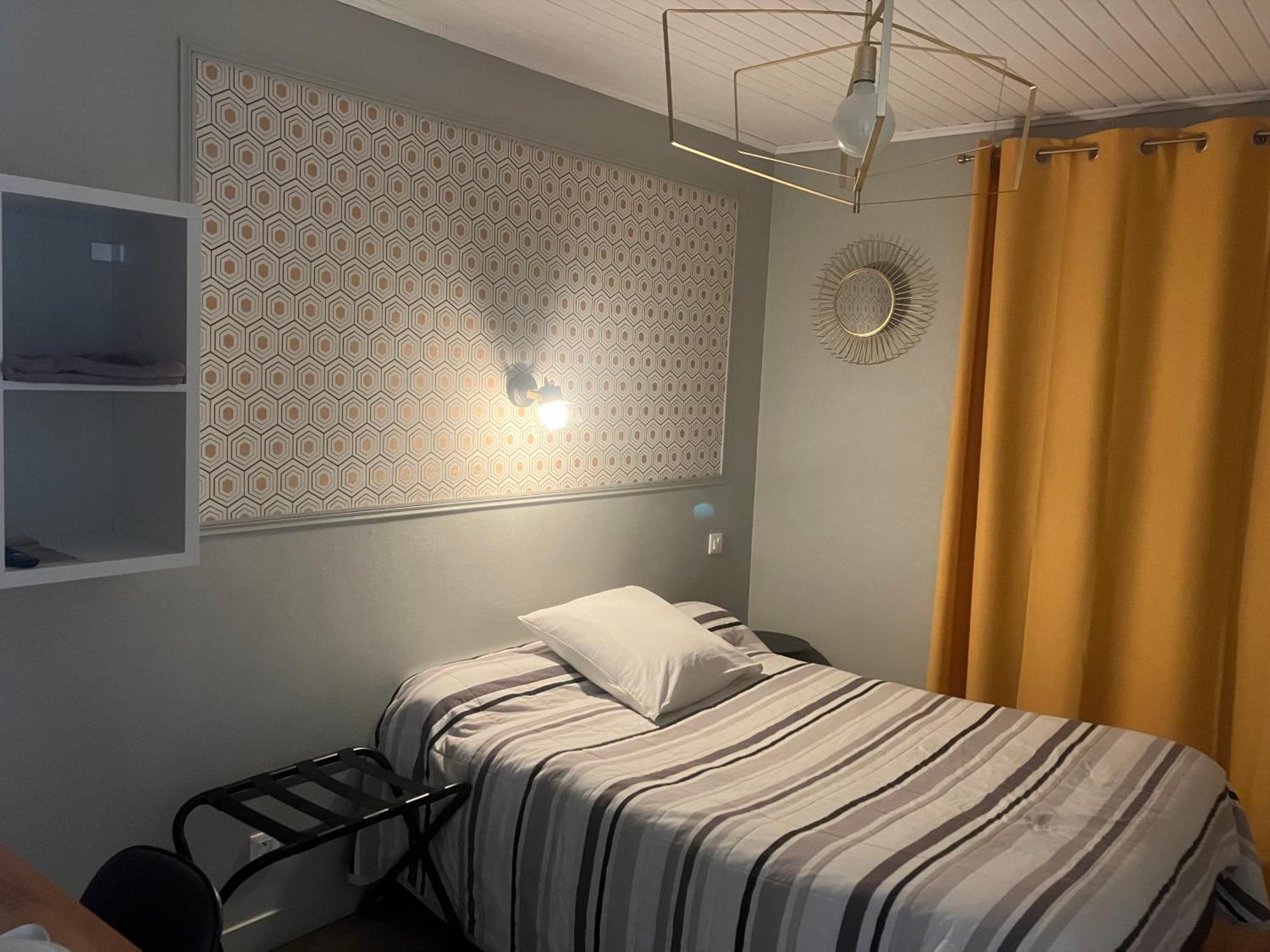 Fontaines  Hotel Du Nord Chambres Familiales מראה חיצוני תמונה