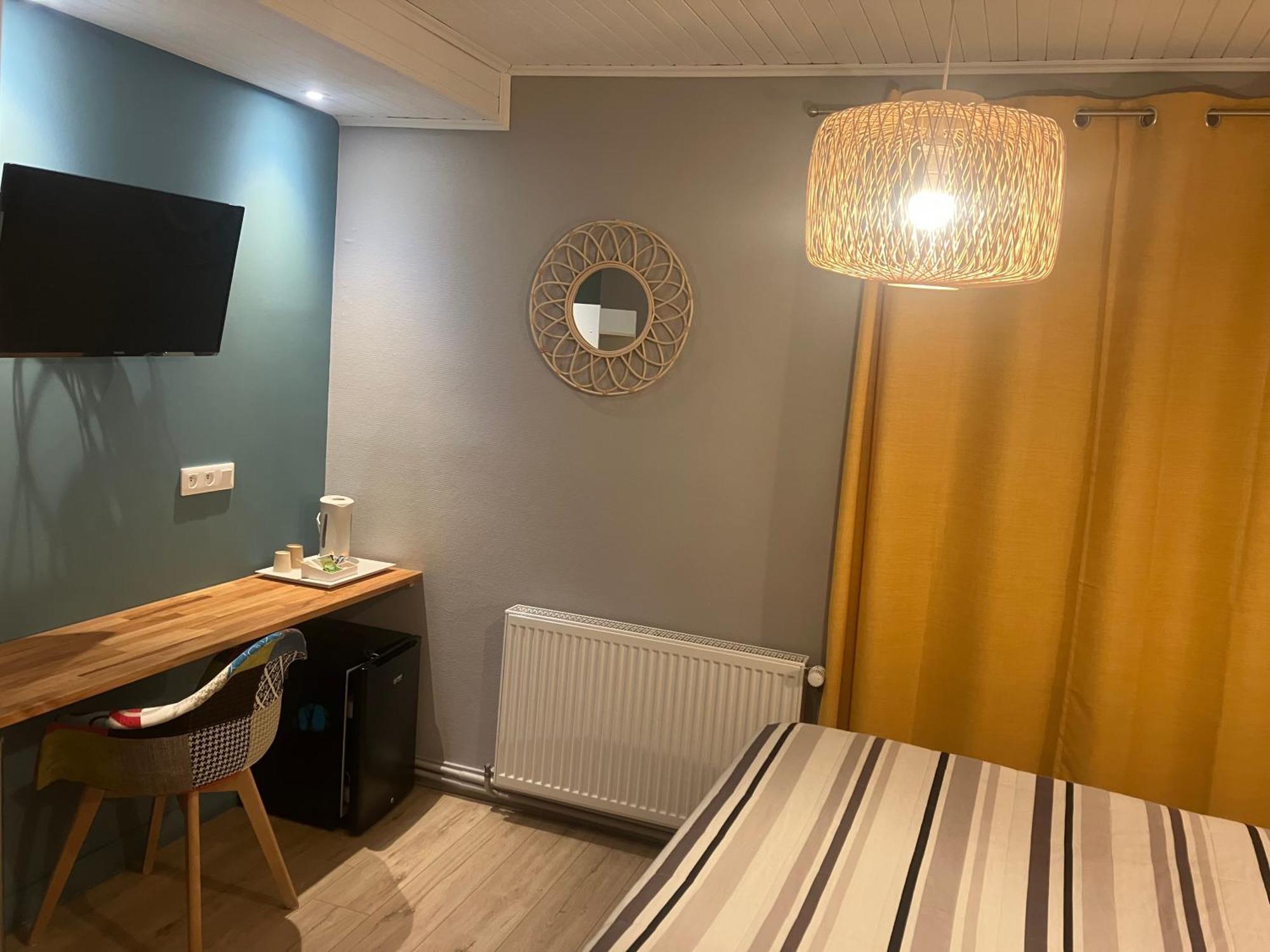 Fontaines  Hotel Du Nord Chambres Familiales מראה חיצוני תמונה